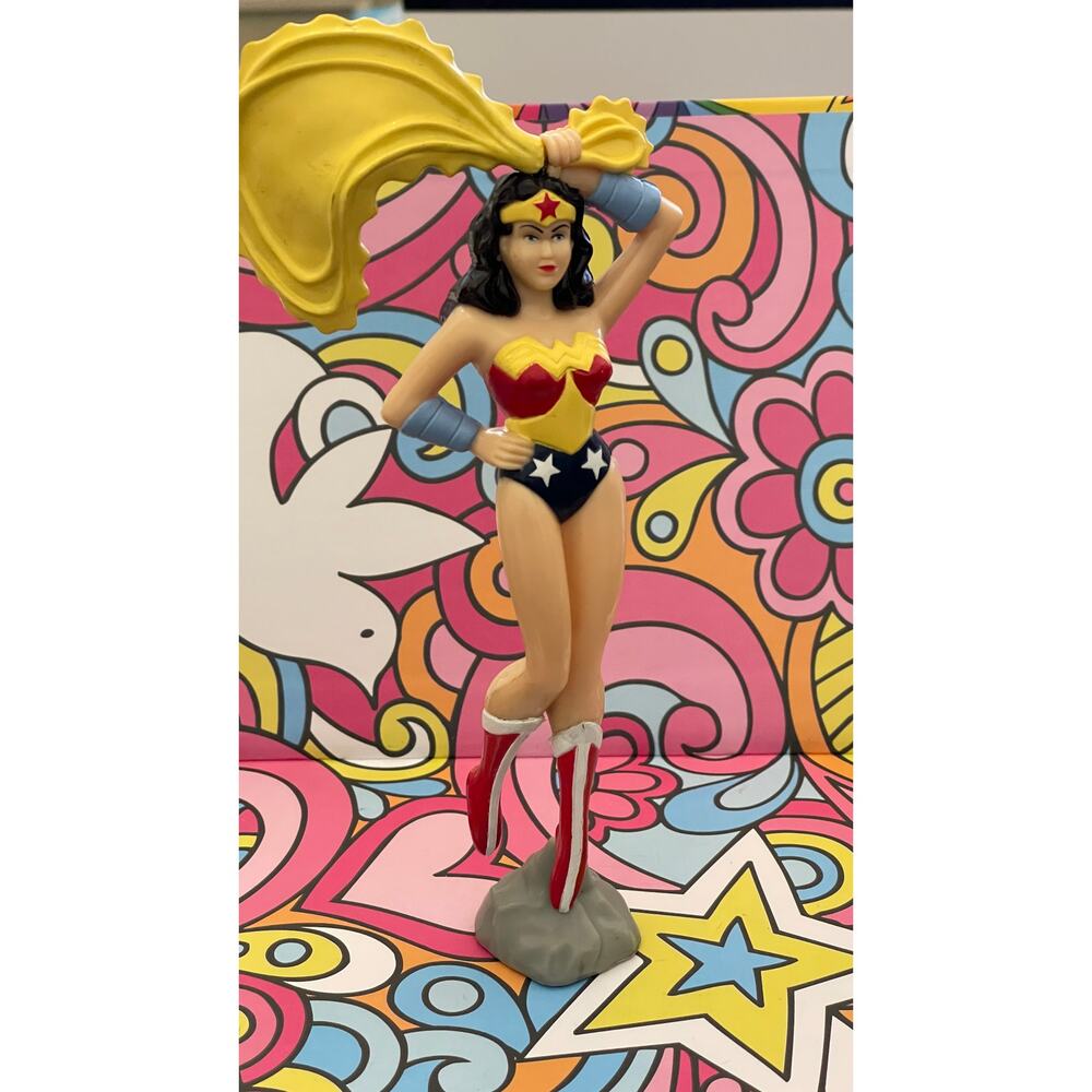 Vintage 1998 Kraft Foods Wonder Woman Figure USA Outfit 7" Yellow Whip